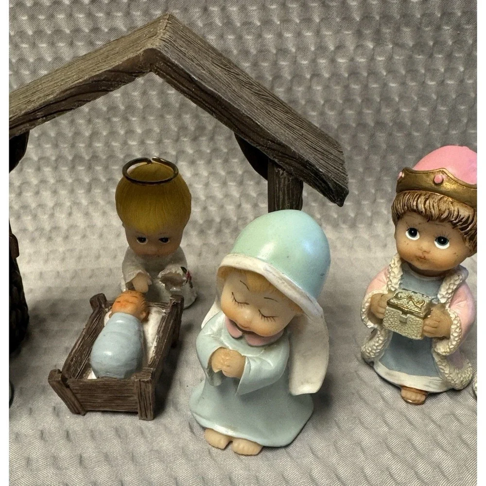 Morehead 2008 Mini Nativity Set Jesus Christmas Holiday 9 piece Christ Child EUC